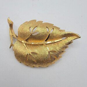 Vintage BSK‎ Gold Tone Textured Metal Leaf Leaves Pin Brooch RARE Exc Cond